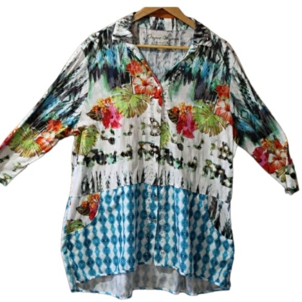 Onque Women Floral Rhinestone Mixed Media Snap Front Blouse 2X Statement